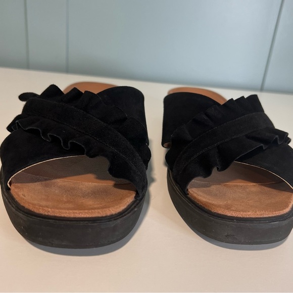 Vionic Leila Azalea Suede Ruffled Criss Cross Slides. Size 6 1/2. - Picture 11 of 12